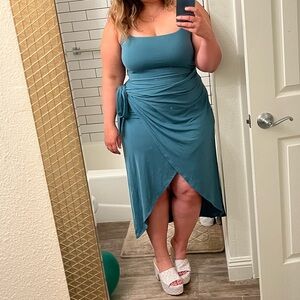 Aritzia Babaton Saturn Midi Dress